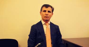 " Çox yaxşı bilir ki, xalq ona nifrət edir"