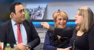 Müğənni efirdə Elgizə