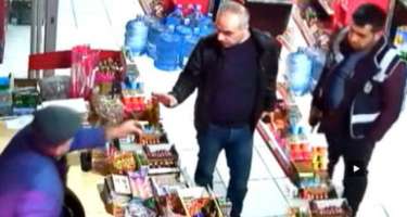Polis paltarında oğurluq etdilər