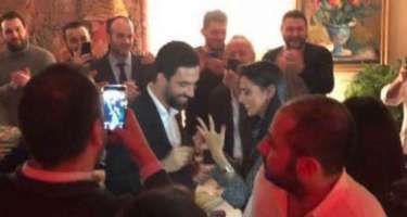 Arda Turan evlilik təklif edib