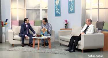​Elgiz Əkbər proqramına gələn müğənnini pərt elədi