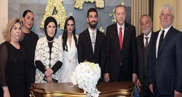 Nikahdan bir neçə saat sonra yeni səhifə açıb