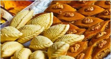 Marketdən bayram şirniyyatı alanlar