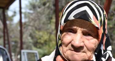 Ölən ərinin xatirəsini yaşadan 78 yaşlı qadın