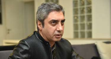 Necati Şaşmaz fərqli obrazda
