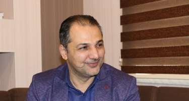 “İndi meyxanaçıların hərəsi yanına bir qız salıb...”