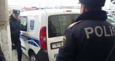 Azərbaycanda tanınmış aparıcını döydülər, kamera sındırıldı 