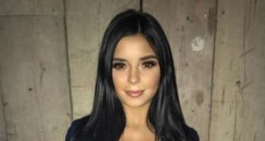 22 yaşlı modeldən cazibədar 