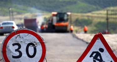 Bu yoldan keçərkən DİQQƏTLİ OLUN!