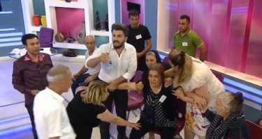 Canlı yayımda övladının qətlə yetirildiyini dedilər