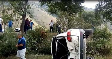 Oğuzda avtomobil aşıb, 5 nəfər xəsarət alıb