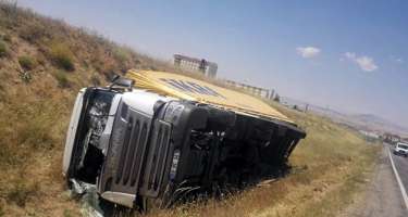 Sürücünün sükan arxasında infarkt keçirdiyi kamaz 