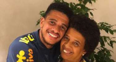 Məşhur braziliyalı futbolçunun anası 