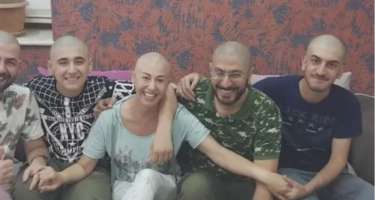 İlqar xərçəngdən əziyyət çəkən xanımına sürpriz etdi 