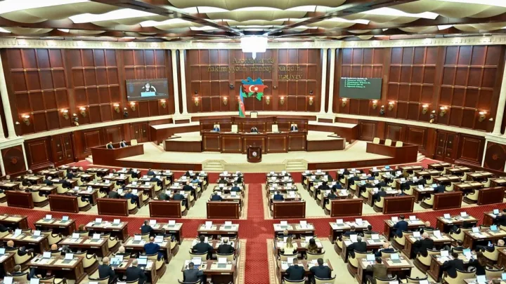 Milli Məclisin növbəti iclası başladı