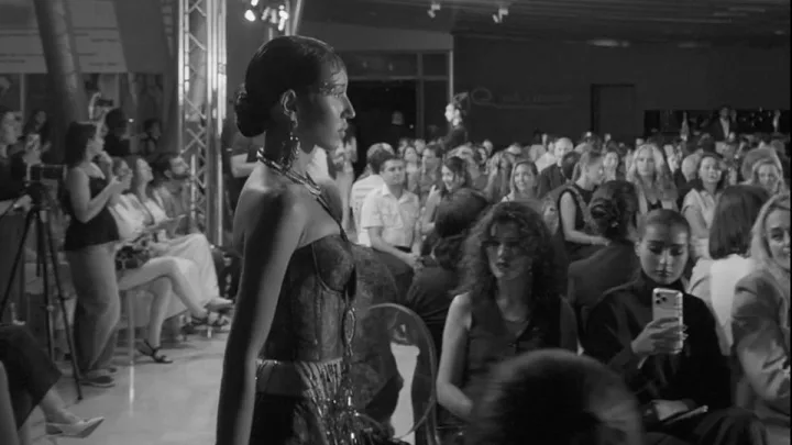 Moda dizayneri Kamilla Məmmədzadə "Yes Couture"brendi ilə birlikdə Azərbaycan xalçalarından ilhamlanan kolleksiyasını təqdim etdi –