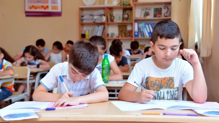 Lisey və gimnaziyalara müraciət müddəti uzadıldı