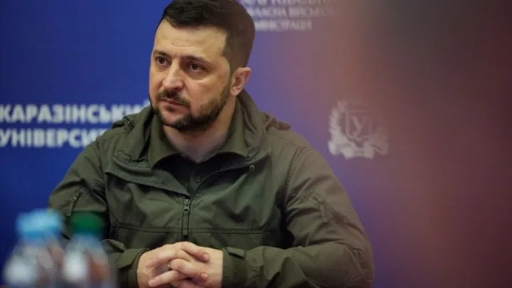 Zelenski siyasi strategiyasında dəyişiklik etdi 