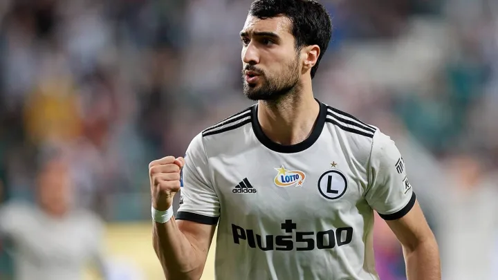  Mahir Emreli bu kluba keçir