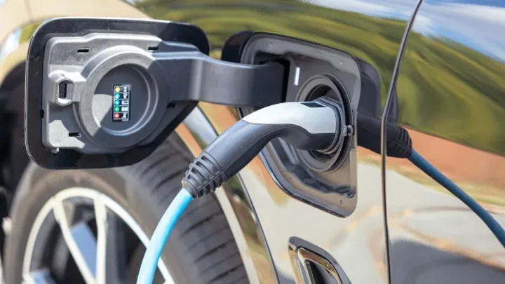 Azərbaycan elektromobil idxalını azaldıb
