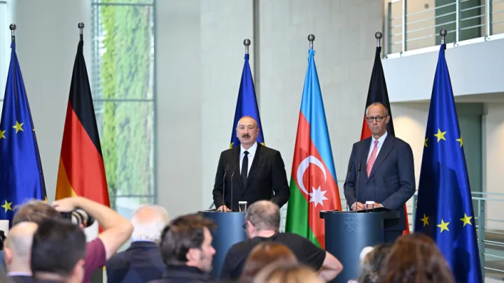 İlham Əliyev və Fridrix Merts mətbuata bəyanatlarla çıxış ediblər
