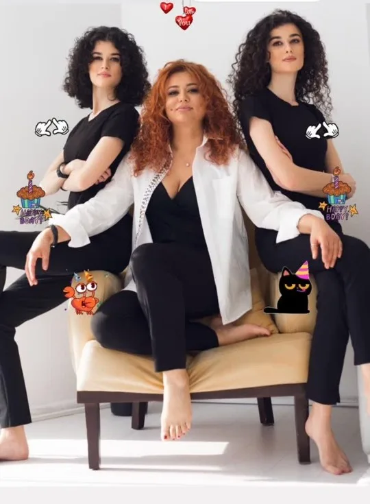 Əməkdar artist əkizləri ilə bağlı paylaşım etdi -
