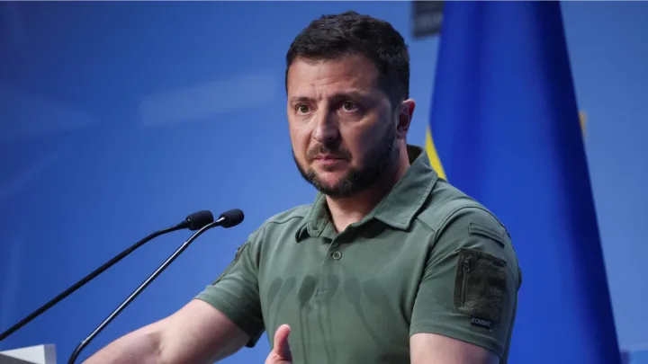 Zelenski sülh danışıqlarını müzakirə edib -