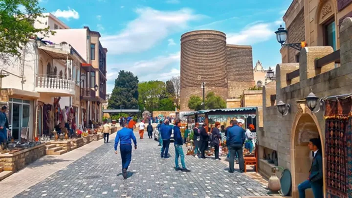 Azərbaycana turist axını azalıb