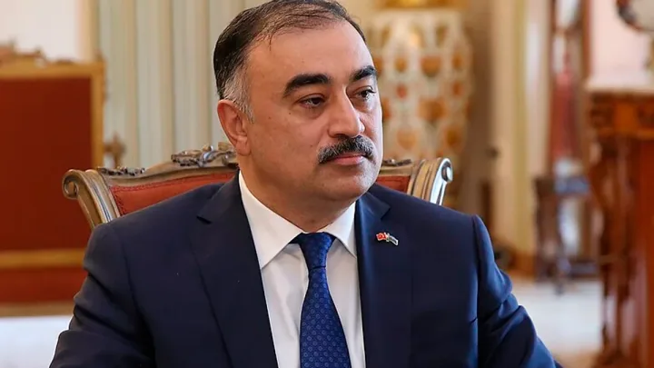     Azərbaycanın Türkiyədəki səfiri geri çağırıldı