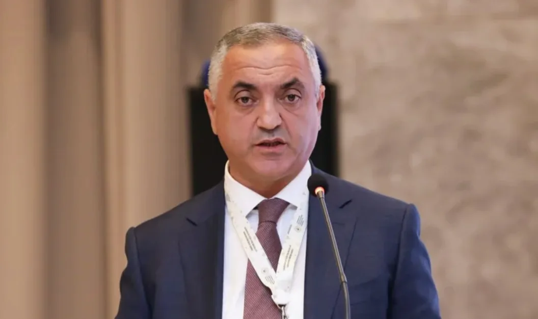 Bu məmurları nə birləşdirir? - 