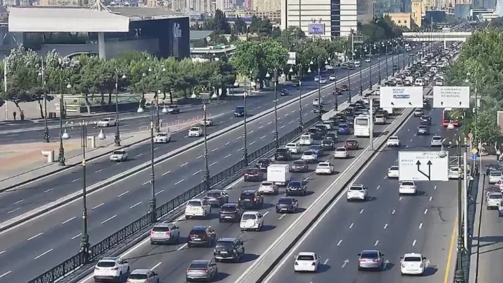 Bu yollarda tıxac var -