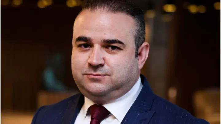 Əfqan Cəlilov direktoru işdən çıxardı