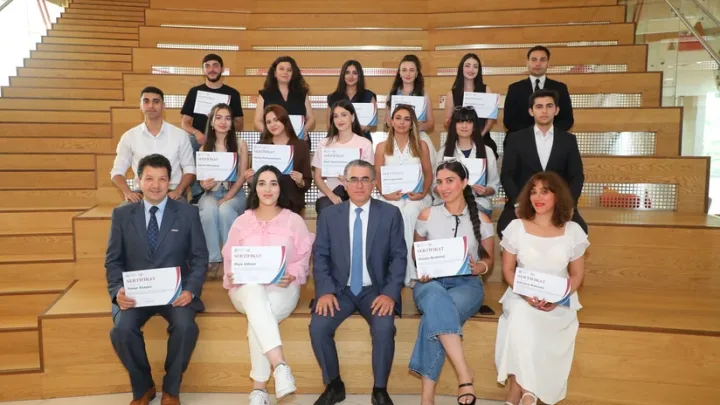 "Rəqəmsal mediada ədəbi dil standartları" mövzusunda təlimlər başa çatdı