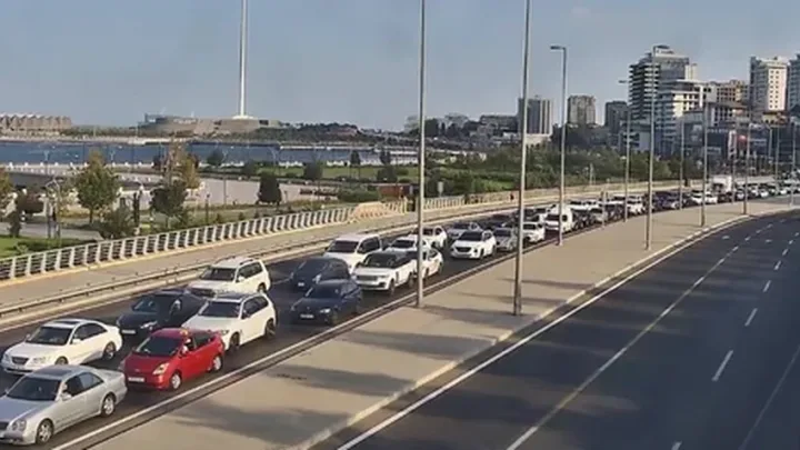 Bakının bu yollarında tıxac yarandı