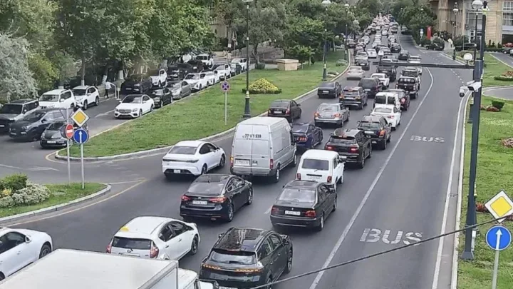 Bu yollarda tıxac var -