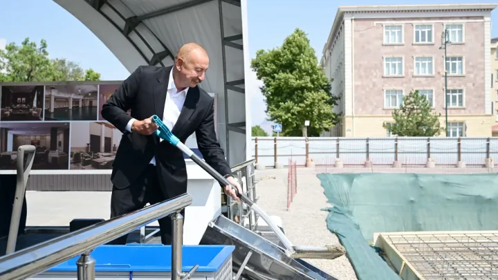 "Naxçıvan" Mehmanxana Kompleksinin təməli qoyuldu