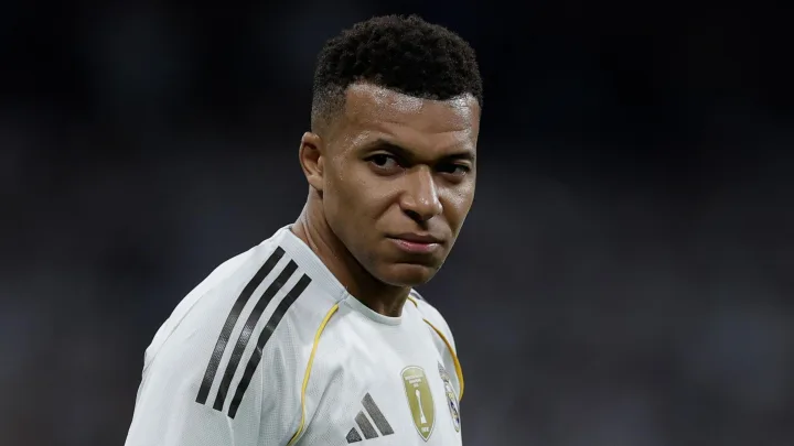 Mbappe sevgilisi ilə yaxtada dincəlir - 