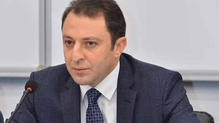 Nazir müavininə ağır itki 