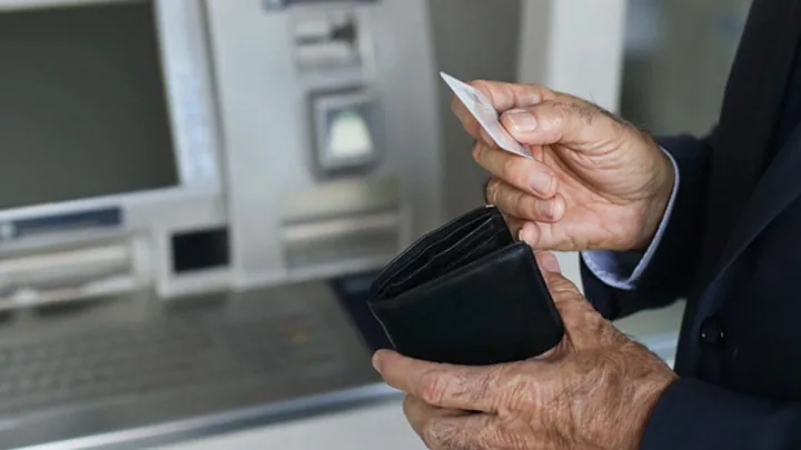 Avqustun pensiyaları bu tarixdə köçürüləcək