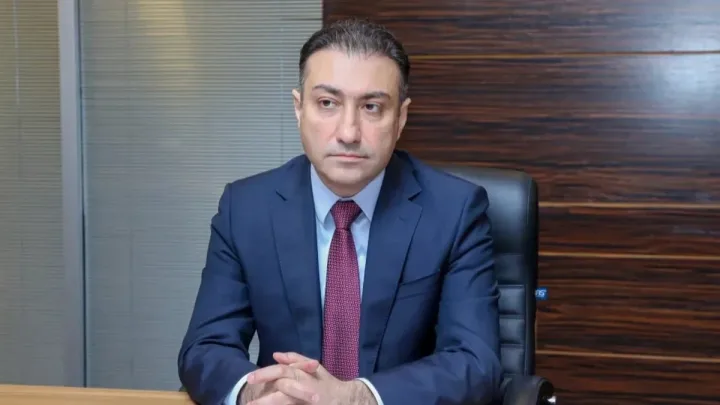 Anar Bayramov neçə nəfəri işdən çıxarıb? 