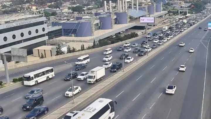 Bakının bu yollarında tıxac yarandı