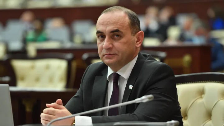 Öz qapımızı süpürüb zibili qonşunun qapısına tökməyək 