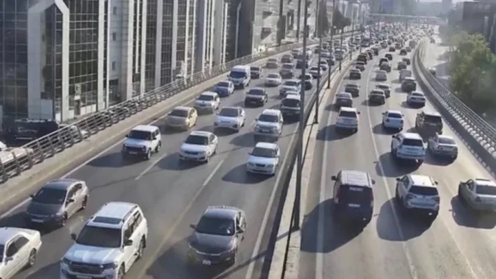 Bu yollarda tıxac var -