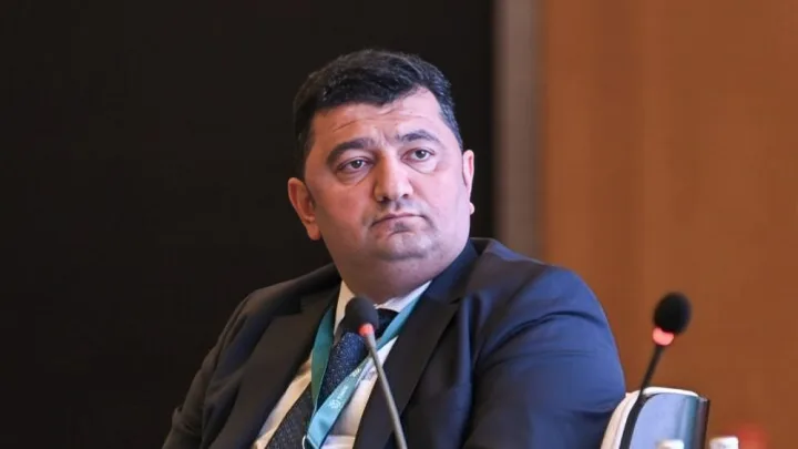 “Green Card” uddu, rəhbər vəzifəsindən getdi 