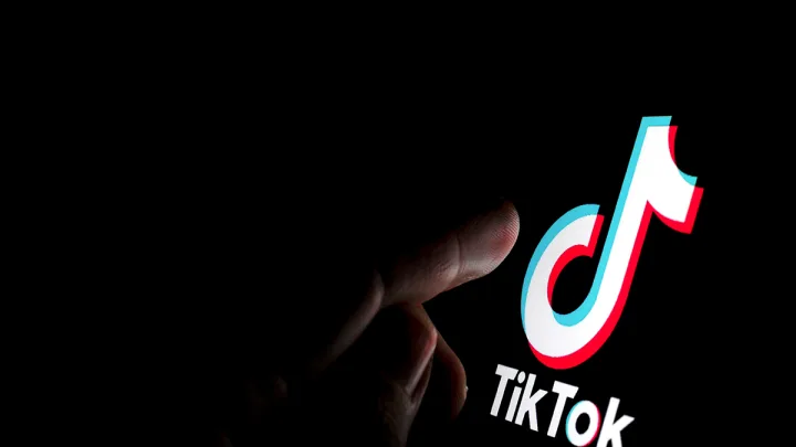 “TikTok”da video çəkmək istədi,  tok vurdu