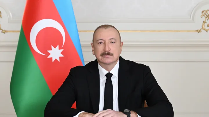 İlham Əliyev Volodimir Zelenskini təbrik etdi