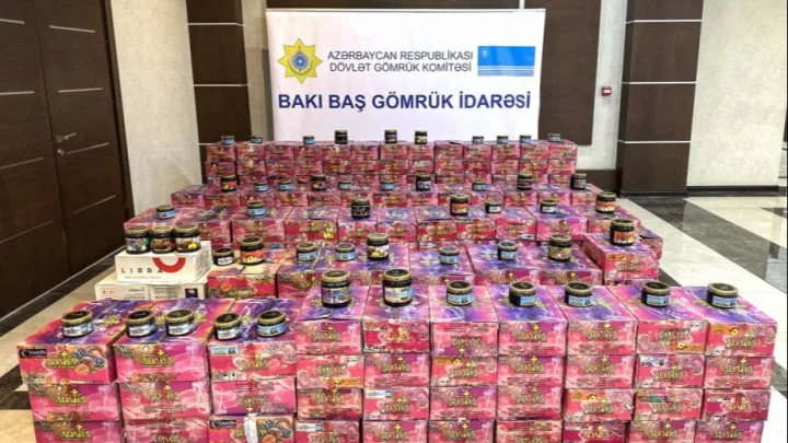 Ölkəyə gömrük qaydaları pozulmaqla gətirilən qəlyan tütünləri aşkarlandı