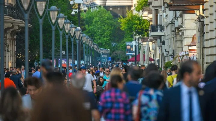 Bakıya axın niyə səngimir? - 