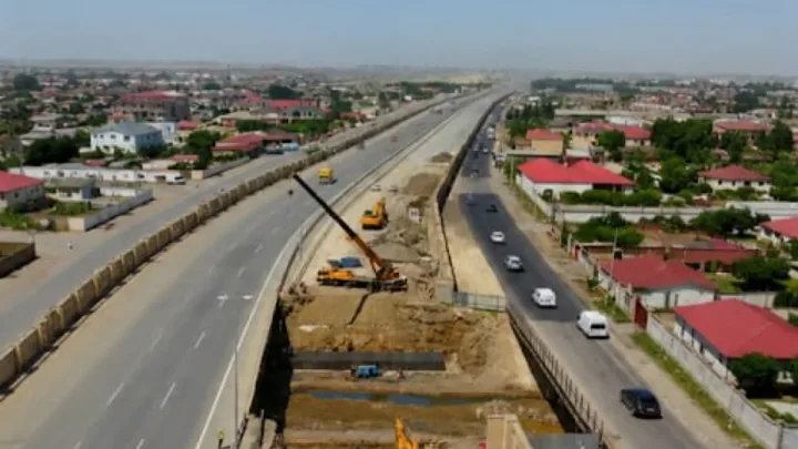 Qobustan qəsəbəsində yeni körpünün tikintisinə dair son vəziyyət açıqlandı