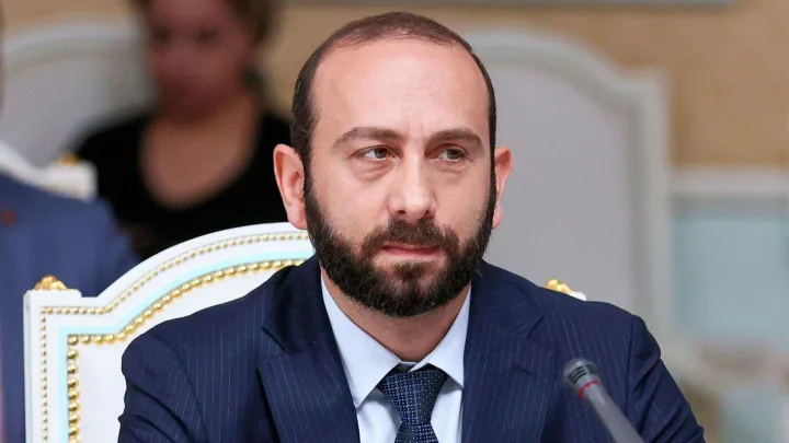 Mirzoyan səfirləri Türkiyə sərhədinə apardı